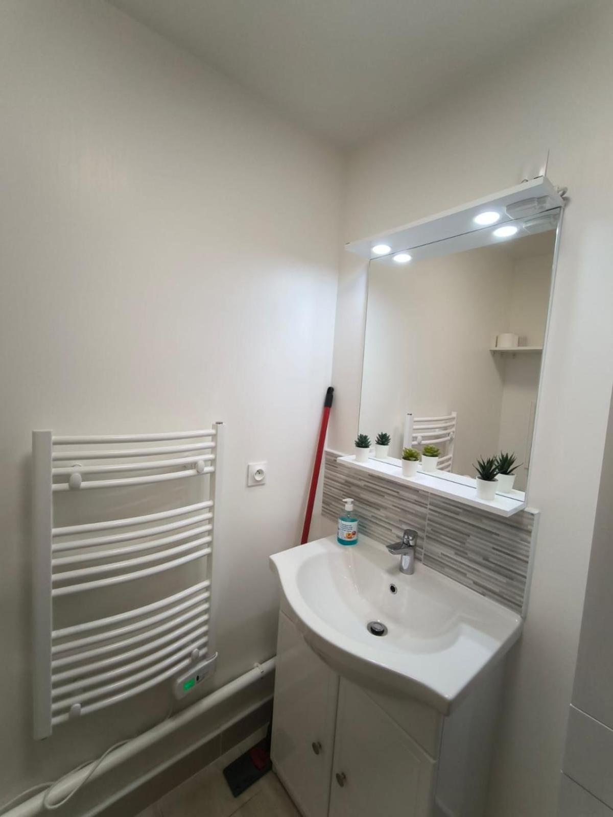 Studio Paris Sud A Cote Du Metro Apartment Villejuif Ngoại thất bức ảnh